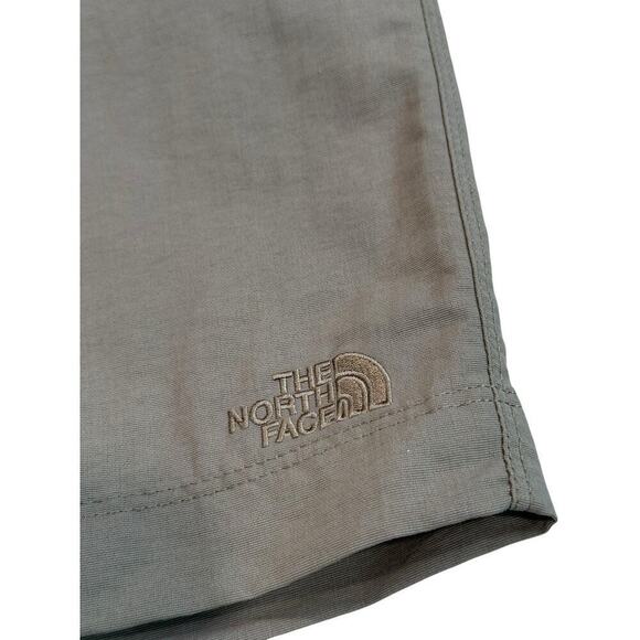 The North Face Cargo Shorts Size 38 7 Pockets Khaki Hiking Athletic 100% Nylon - Picture 7 of 14